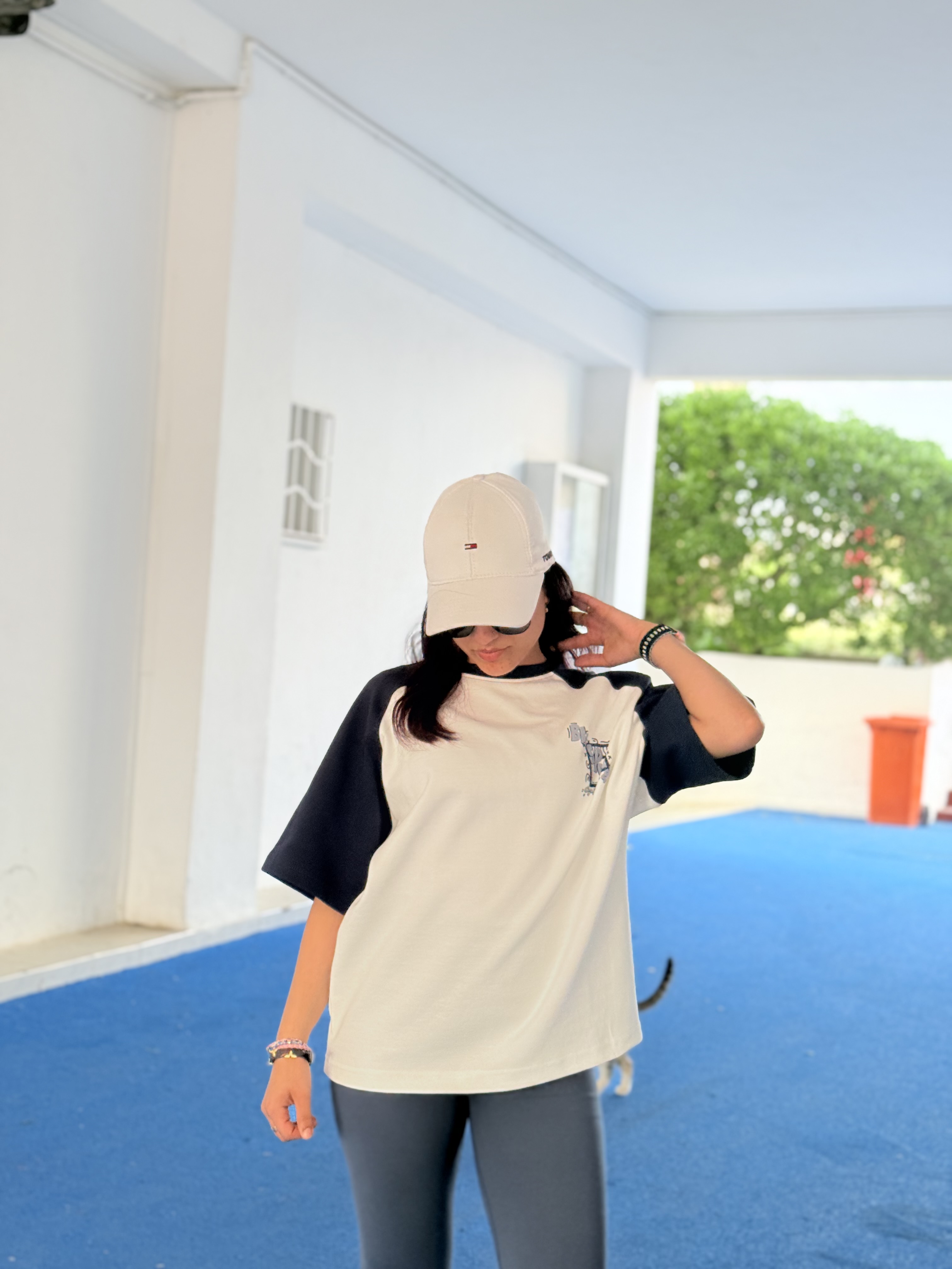 T-shirt “متمكن” White-Night blue